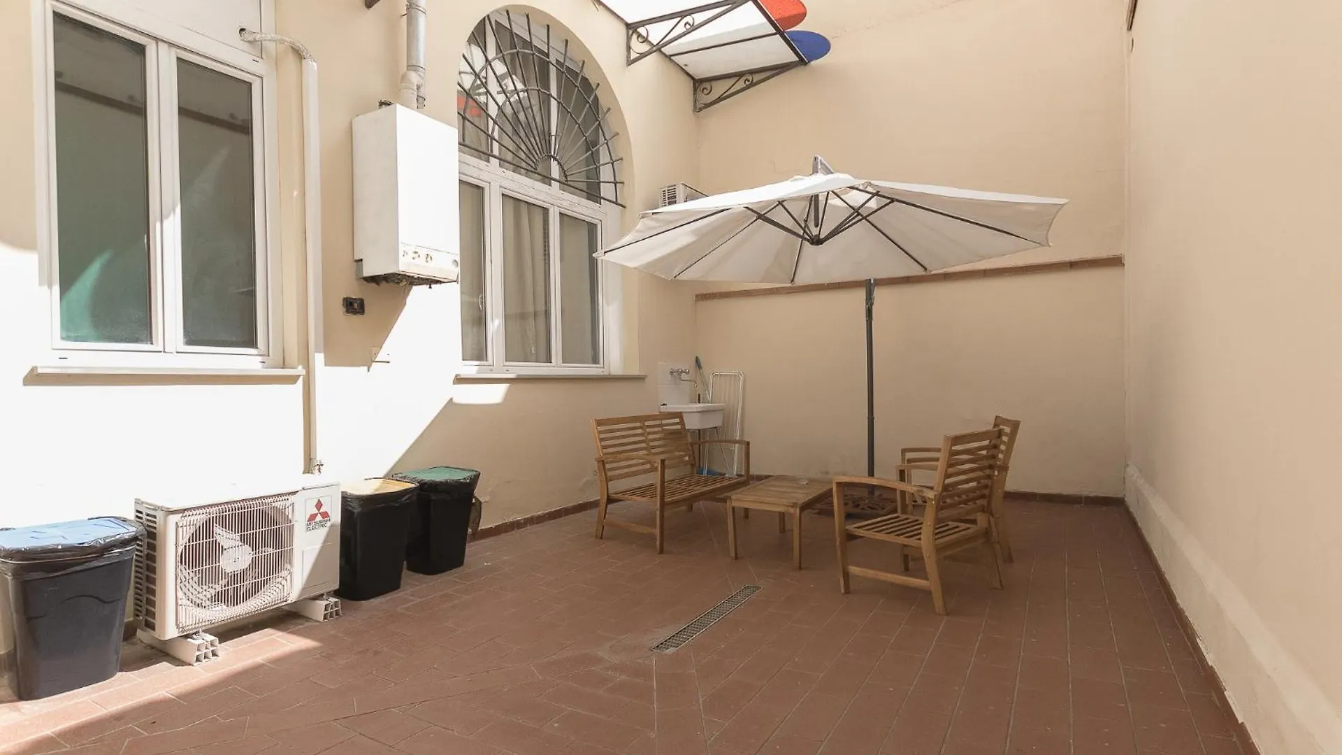 Amalia Apartment Via La Farina Floransa İtalya