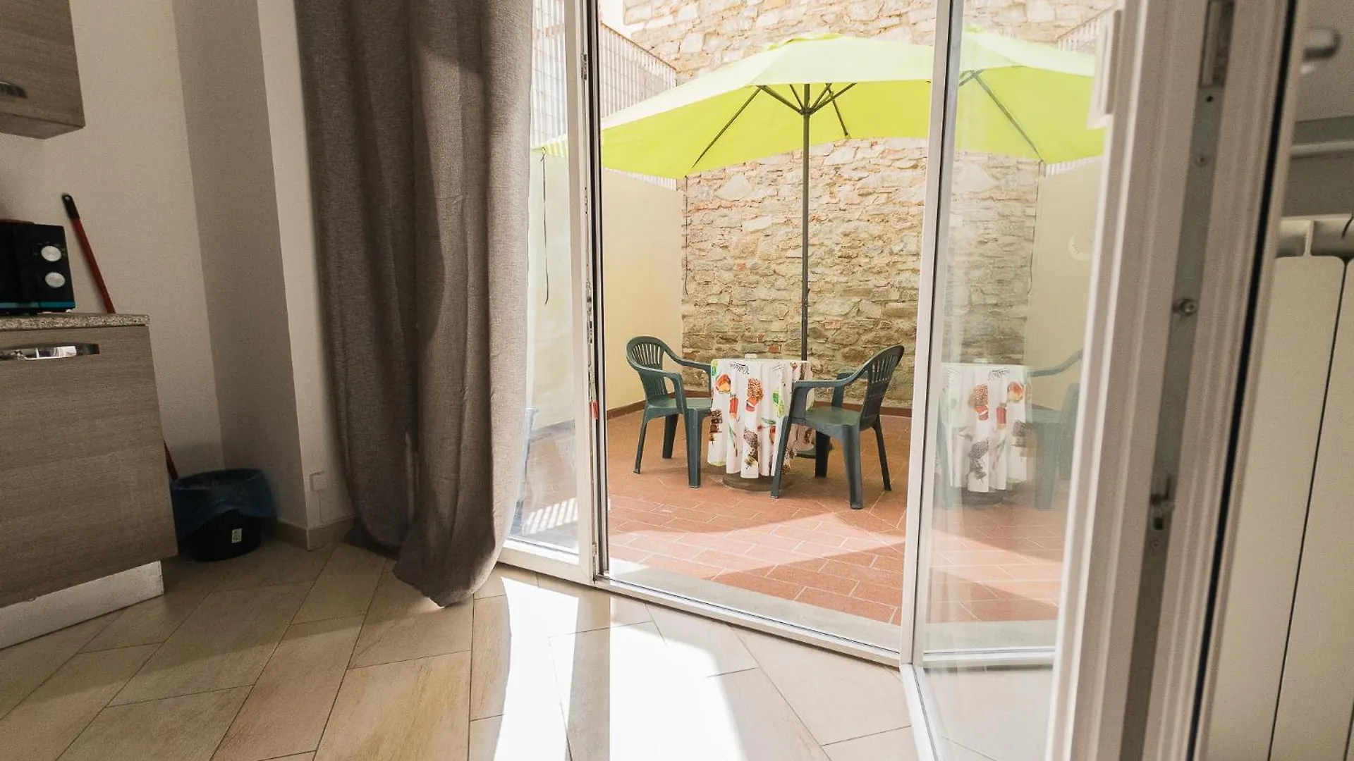 Amalia Apartment Via La Farina Floransa İtalya