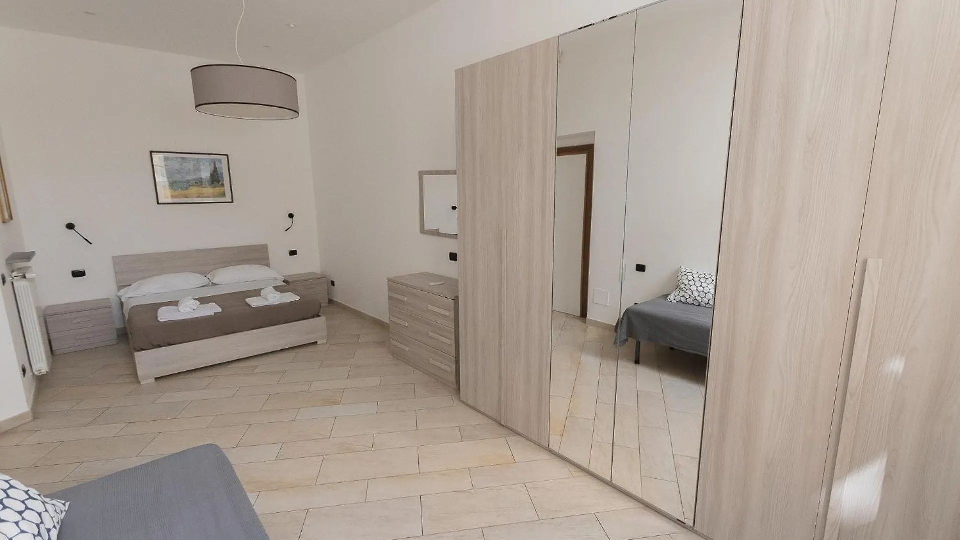 Amalia Apartment Via La Farina Floransa 0*,  İtalya